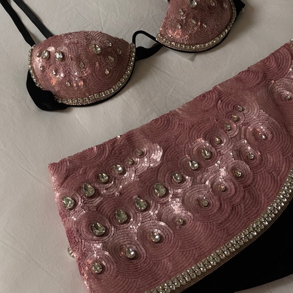 Area Embellished Watermelon Bra 🍉
Brand New Size Small - Picture 5 of 7